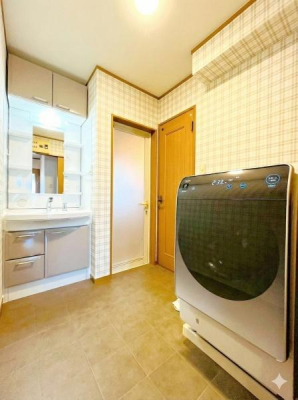 �_�ސ쌧����s����3���ڂ̒��È�ˌ��Ă̐��ʑ�E���ʏ�