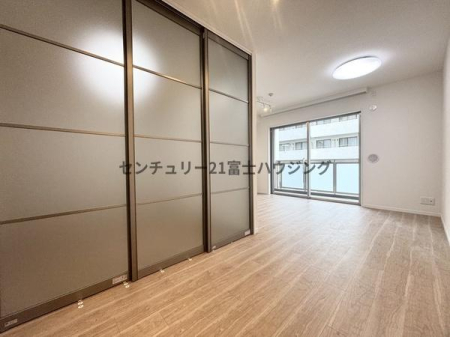 �_�ސ쌧����s�쓡��̒��Ã}���V�����̃��r���O