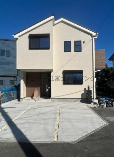 �_�ސ쌧������s���Z���̐V�z��ˌ��Ă̌��n�O�ώʐ^