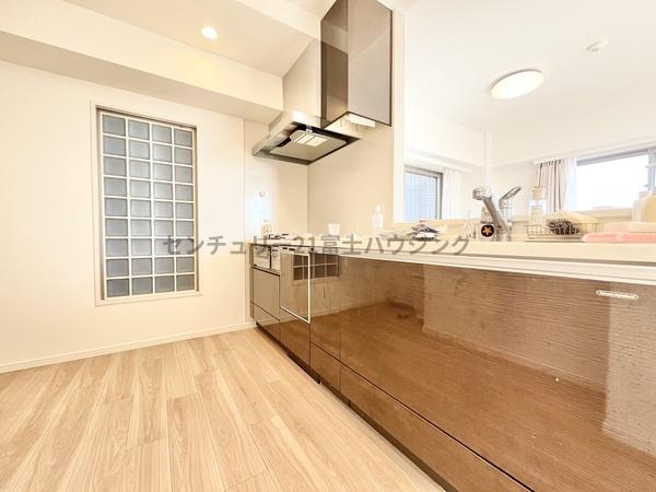 �_�ސ쌧������s�ᏼ���̒��Ã}���V�����̃L�b�`��