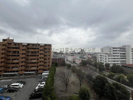 �_�ސ쌧������s�{��5���ڂ̒��Ã}���V�����̏Z�˂���̒��]�ʐ^