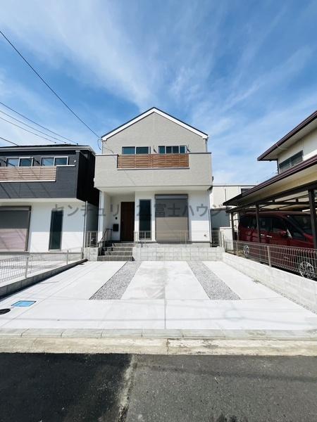 �_�ސ쌧������s���c3���ڂ̐V�z��ˌ��Ă̌��n�O�ώʐ^