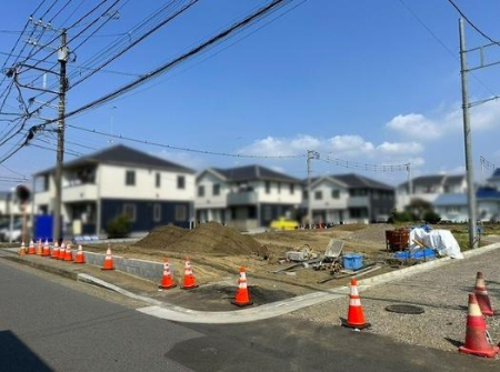 �_�ސ쌧����s�ғ�������1���ڂ̐V�z��ˌ��Ă̑O�ʓ��H�܂ތ��n�ʐ^