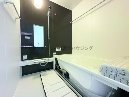 �_�ސ쌧������s���c1���ڂ̐V�z��ˌ��Ă̗���