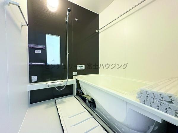 �_�ސ쌧������s���c1���ڂ̐V�z��ˌ��Ă̗���