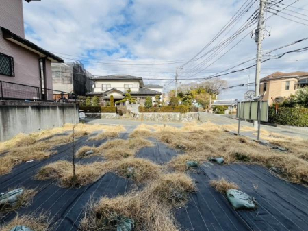 �_�ސ쌧����s�ΐ�2���ڂ̓y�n�̑O�ʓ��H�܂ތ��n�ʐ^