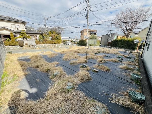 �_�ސ쌧����s�ΐ�2���ڂ̓y�n�̑O�ʓ��H�܂ތ��n�ʐ^