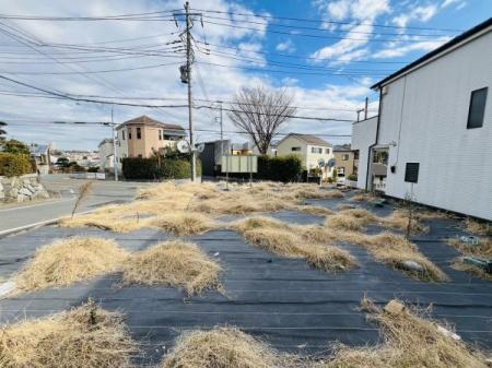 �_�ސ쌧����s�ΐ�2���ڂ̓y�n�̑O�ʓ��H�܂ތ��n�ʐ^