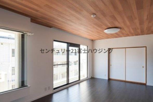 �_�ސ쌧������s�{�h���̒��Ã}���V�����̃��r���O