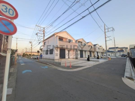 �_�ސ쌧����s�ғ�������1���ڂ̐V�z��ˌ��Ă̑O�ʓ��H�܂ތ��n�ʐ^