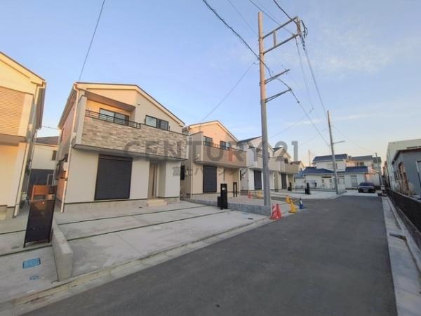 �_�ސ쌧����s�ғ�������1���ڂ̐V�z��ˌ��Ă̑O�ʓ��H�܂ތ��n�ʐ^