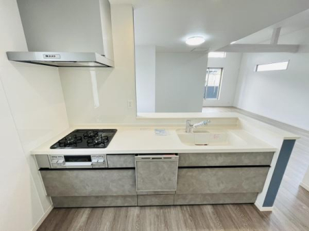 �_�ސ쌧������s����4���ڂ̐V�z��ˌ��ẴL�b�`��