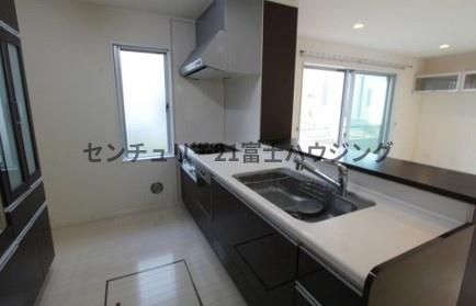 �_�ސ쌧����s�����_��4���ڂ̒��È�ˌ��ẴL�b�`��