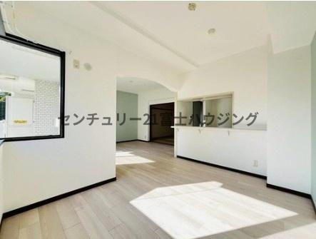 �_�ސ쌧���q�s�ʓ�4���ڂ̒��Ã}���V�����̃��r���O