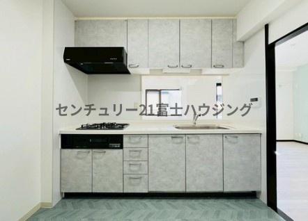 �_�ސ쌧���q�s�ʓ�4���ڂ̒��Ã}���V�����̃L�b�`��