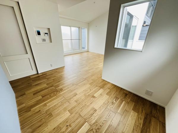 �_�ސ쌧������s���C�ݓ�4���ڂ̐V�z��ˌ��Ẵ��r���O