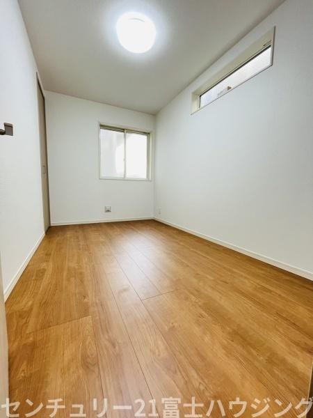 �_�ސ쌧������s����4���ڂ̐V�z��ˌ��Ă̐Q��