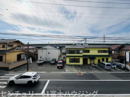 �_�ސ쌧������s����4���ڂ̐V�z��ˌ��Ă̏Z�˂���̒��]�ʐ^