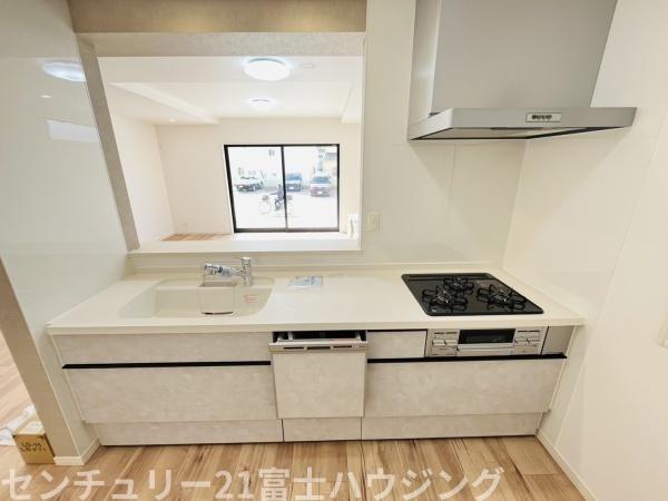 �_�ސ쌧������s����4���ڂ̐V�z��ˌ��ẴL�b�`��