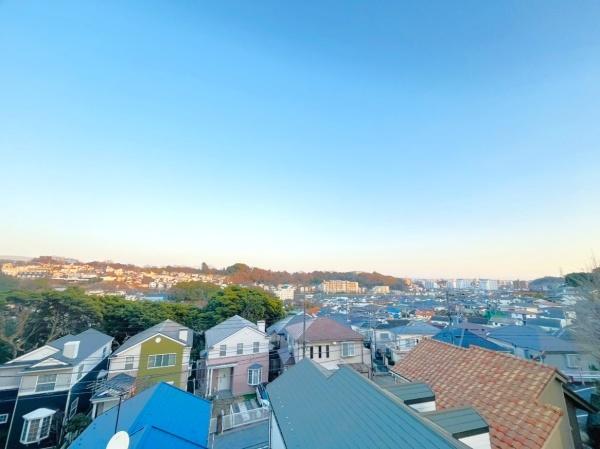 �_�ސ쌧����s�{����5���ڂ̒��Ã}���V�����̏Z�˂���̒��]�ʐ^