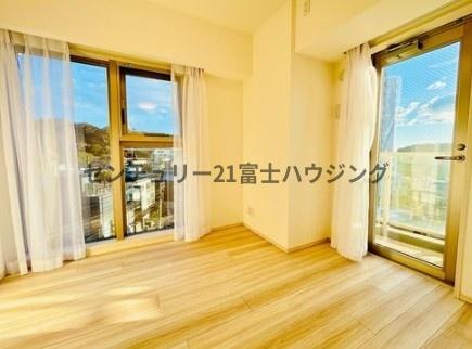 �_�ސ쌧����s�А�4���ڂ̒��Ã}���V�����̃��r���O