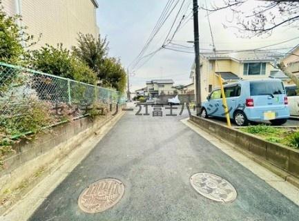 �_�ސ쌧����s���q�̓y�n�̑O�ʓ��H�܂ތ��n�ʐ^