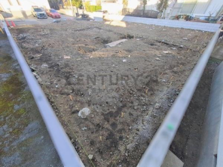 �_�ސ쌧����s�Ó��6���ڂ̐V�z��ˌ��Ă̑O�ʓ��H�܂ތ��n�ʐ^