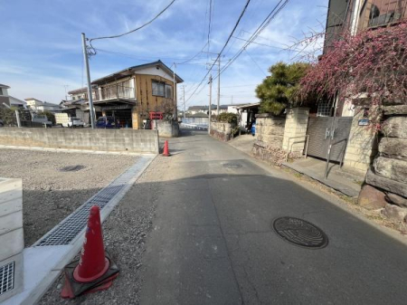 �_�ސ쌧������s����6���ڂ̓y�n�̑O�ʓ��H�܂ތ��n�ʐ^