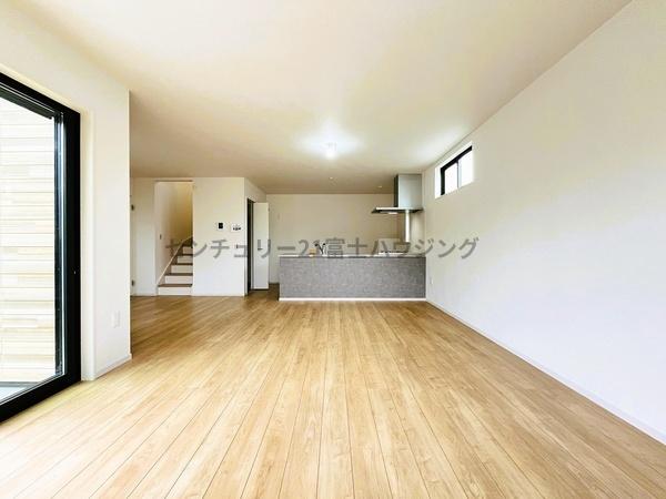 �_�ސ쌧����s���̐V�z��ˌ��Ẵ��r���O