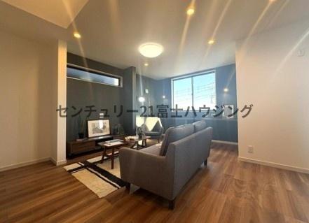 �_�ސ쌧����s������3���ڂ̐V�z��ˌ��Ẵ��r���O