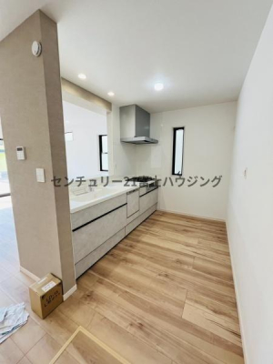 �_�ސ쌧������s����4���ڂ̐V�z��ˌ��ẴL�b�`��