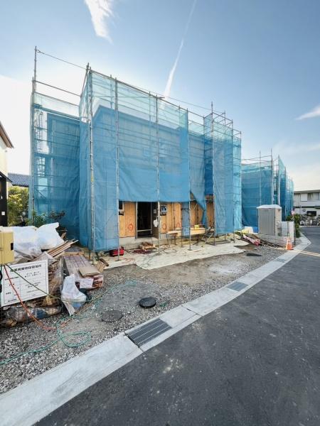 �_�ސ쌧���q�s��L�̐V�z��ˌ��Ă̑O�ʓ��H�܂ތ��n�ʐ^