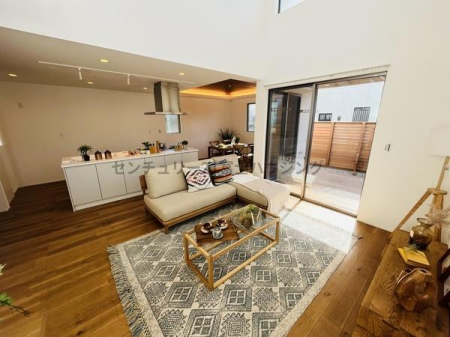 �_�ސ쌧������s�l�|4���ڂ̐V�z��ˌ��Ẵ��r���O