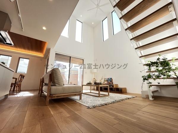 �_�ސ쌧������s�l�|4���ڂ̐V�z��ˌ��Ẵ��r���O