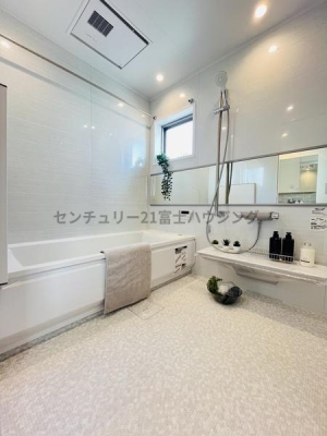 �_�ސ쌧������s�l�|4���ڂ̐V�z��ˌ��Ă̗���