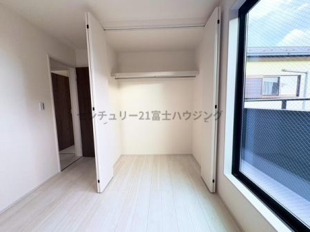 �_�ސ쌧������s���4���ڂ̐V�z��ˌ��Ă̎��[