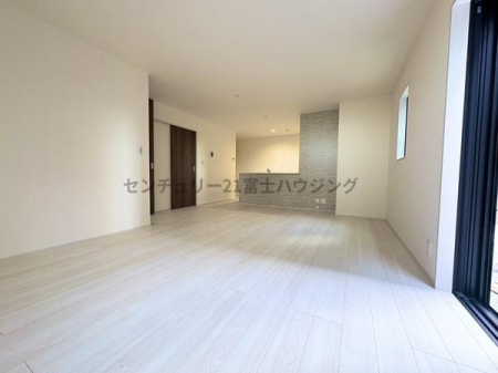 �_�ސ쌧������s���4���ڂ̐V�z��ˌ��Ẵ��r���O