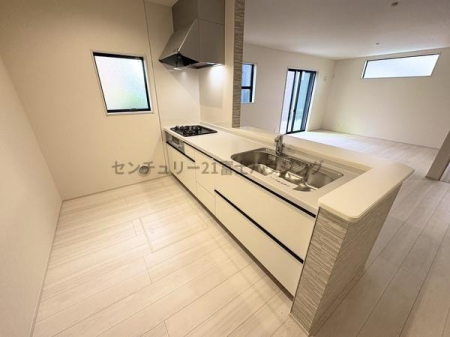 �_�ސ쌧������s���4���ڂ̐V�z��ˌ��ẴL�b�`��