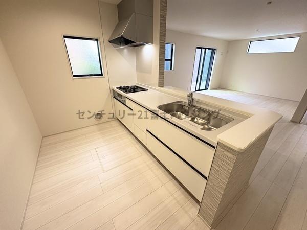 �_�ސ쌧������s���4���ڂ̐V�z��ˌ��ẴL�b�`��