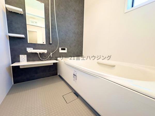 �_�ސ쌧������s���a�c3���ڂ̐V�z��ˌ��Ă̗���