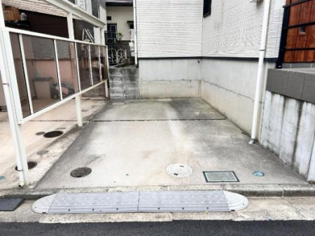 �_�ސ쌧����s�n��2���ڂ̒��È�ˌ��Ă̒��ԏ�