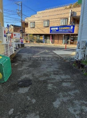 �_�ސ쌧������s���C�ݓ�2���ڂ̓y�n�̑O�ʓ��H�܂ތ��n�ʐ^