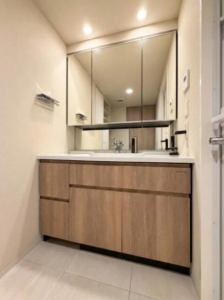 �_�ސ쌧����s�������̒��Ã}���V�����̐��ʑ�E���ʏ�