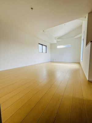 �_�ސ쌧������s�l�V���̐V�z��ˌ��Ẵ��r���O