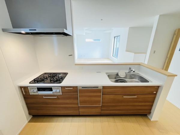 �_�ސ쌧������s�l�V���̐V�z��ˌ��ẴL�b�`��