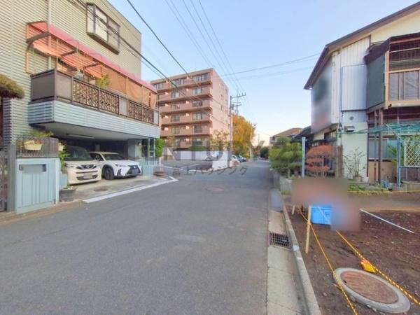 �_�ސ쌧����s���̐V�z��ˌ��Ă̑O�ʓ��H�܂ތ��n�ʐ^