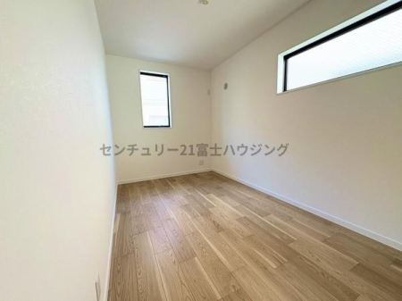 �_�ސ쌧������s�l�{��̐V�z��ˌ��Ẵ��r���O�ȊO�̋���