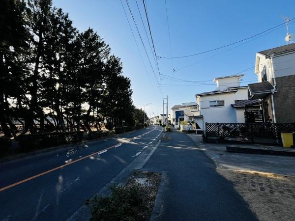 �_�ސ쌧����s�����C��4���ڂ̓y�n�̑O�ʓ��H�܂ތ��n�ʐ^