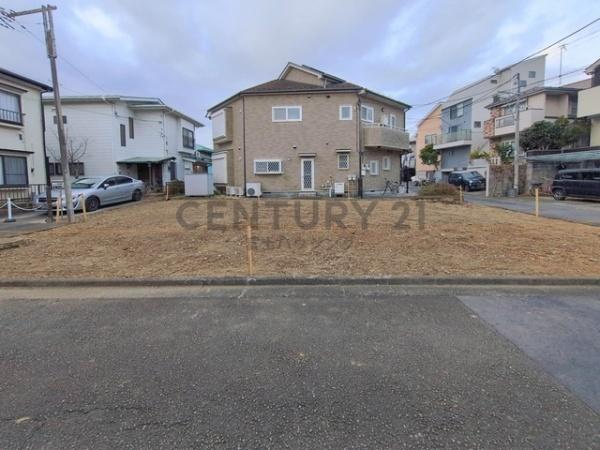 �_�ސ쌧����s���������J1���ڂ̓y�n�̑O�ʓ��H�܂ތ��n�ʐ^