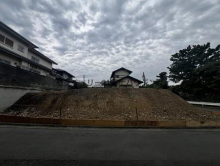 �_�ސ쌧����s�А��R4���ڂ̓y�n�̑O�ʓ��H�܂ތ��n�ʐ^